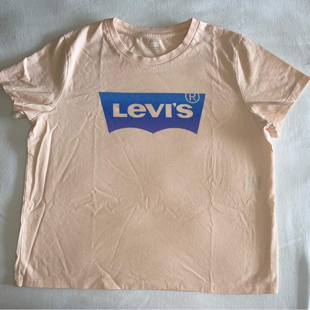 Levi's Peach T-Shirt